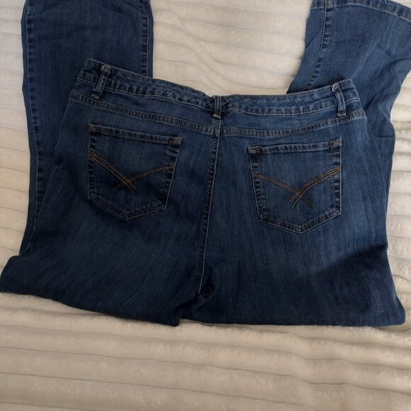 Sonoma Life + Style Women’s 16 Short Bootcut Jeans Medium Wash Stretch Denim - Picture 8 of 12